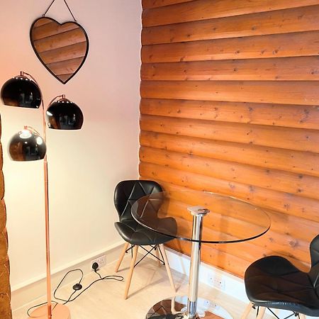 הוילה Balnald Kaoglen-Spruce-Hot Tub-Forrest Setting-Pet Friendly מראה חיצוני תמונה
